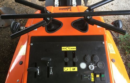 Grabenfräse auf Raupenfahrwerk