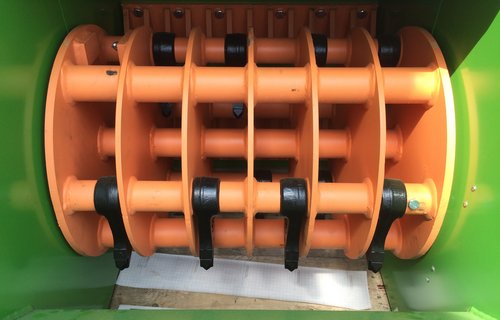 Shredder (stationär) zur Zerkleinerung von Rüben, Kartoffel, Karotten, etc.