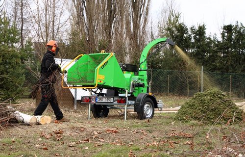 Scheibenhacker bis 10 cm Stammholzdicke, Benzin-Motor