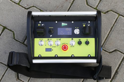 Wurzelstockfräse auf Radfahrwerk