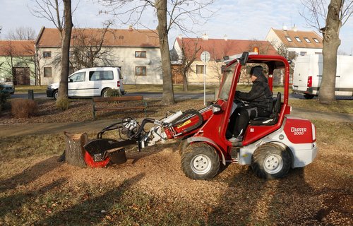 Wurzelstockfräse für Bagger